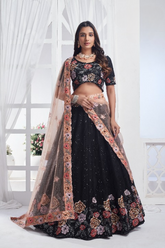 Lehenga Choli brodé à paillettes en filet noir
